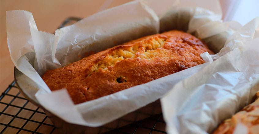 Pound cake de maíz y limón glaseado